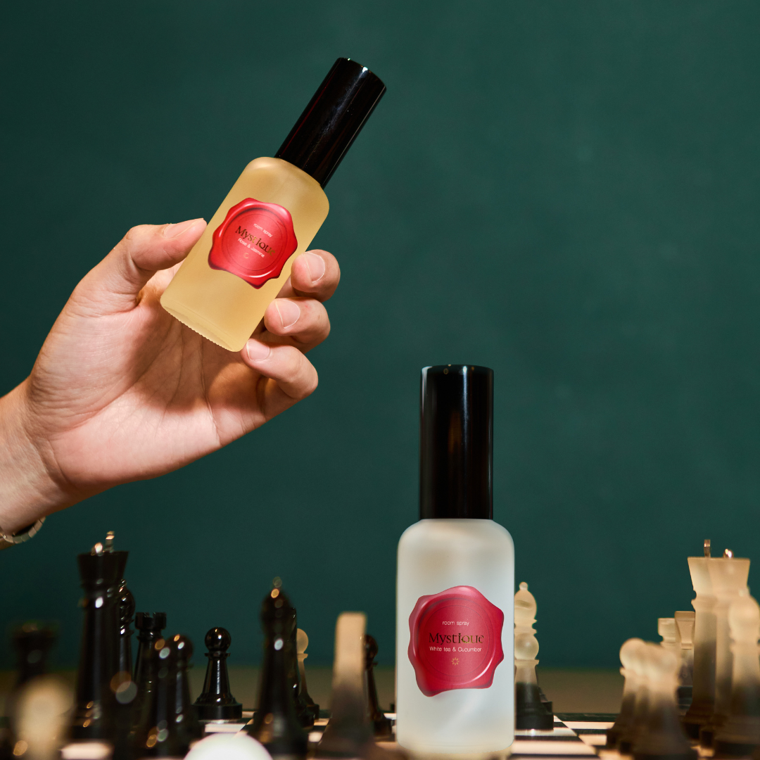 Xịt thơm phòng Mystique Room Spray - White Tea & Cucumber - 50ml